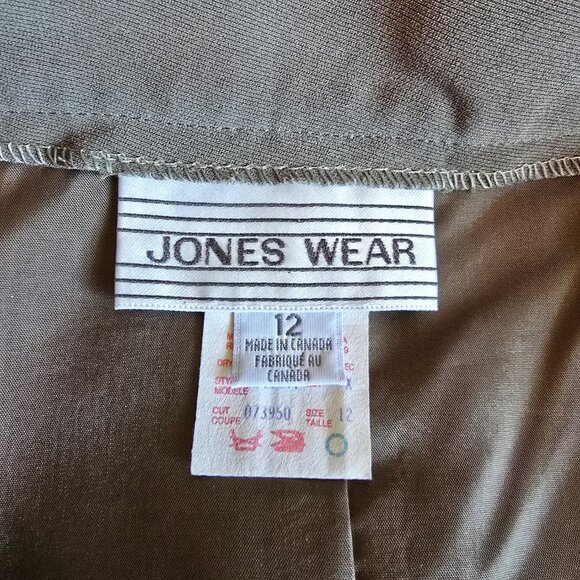 Jones New York & Jones Wear - 3-Piece Skirt, Blazer & Knit Top Set in Sage - Picture 15 of 16